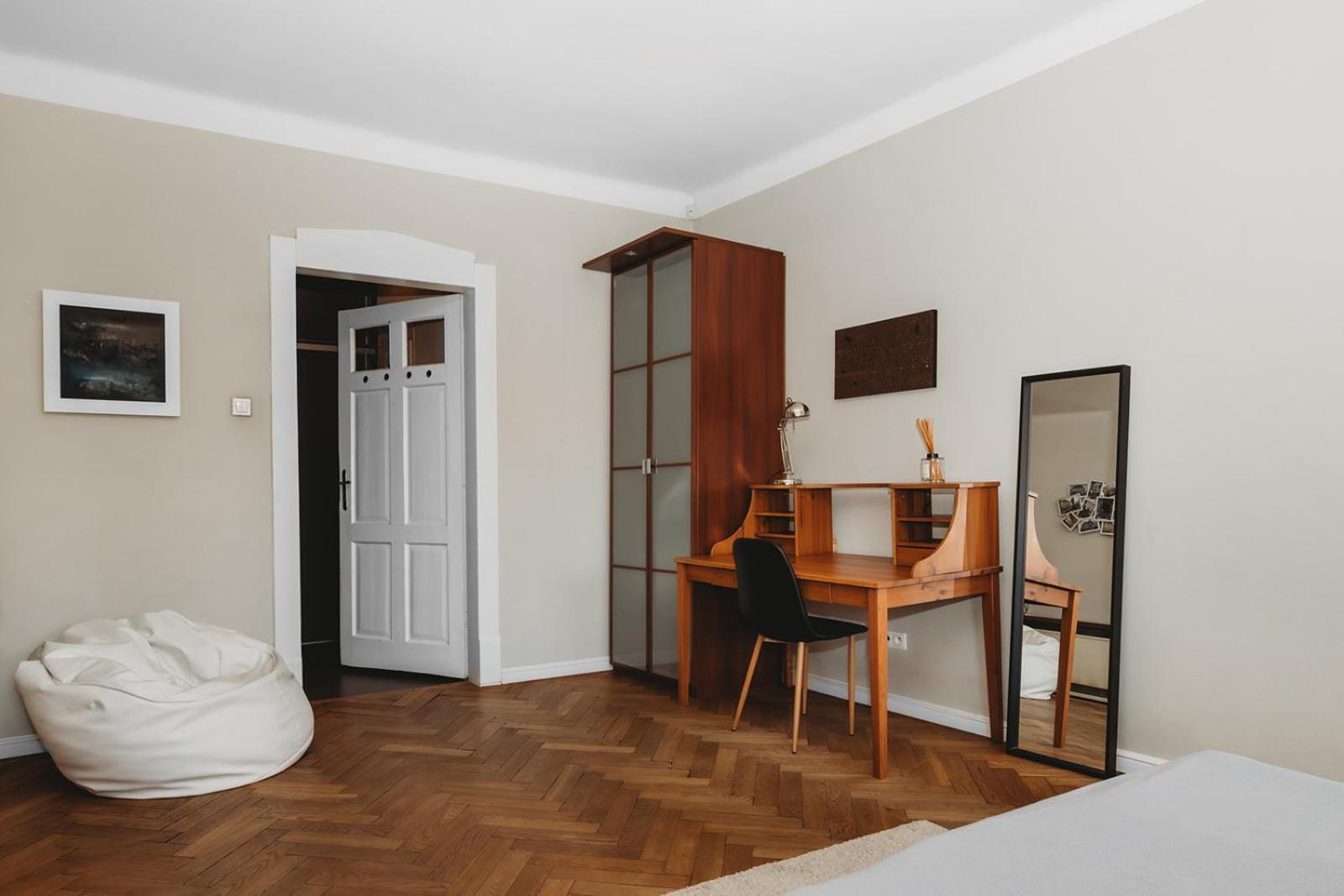 Antique Apartments Old Town Krakow Luaran gambar